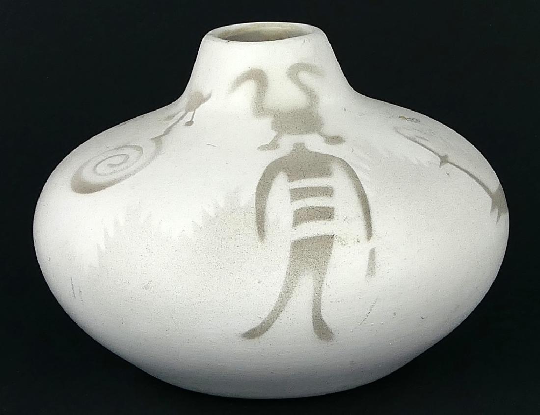 M. REDHORSE NAVAJO ANCIENT SHADOWS POTTERY VASE (1 of 5)