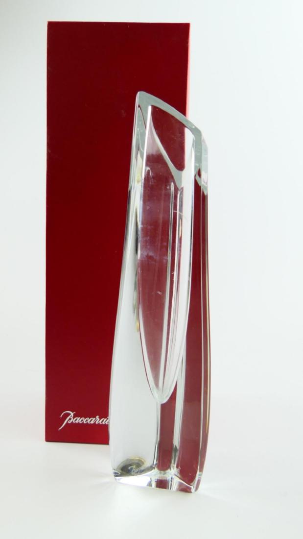 BACCARAT FRENCH CRYSTAL TRIANGULAR 12.5" VASE (1 of 5)