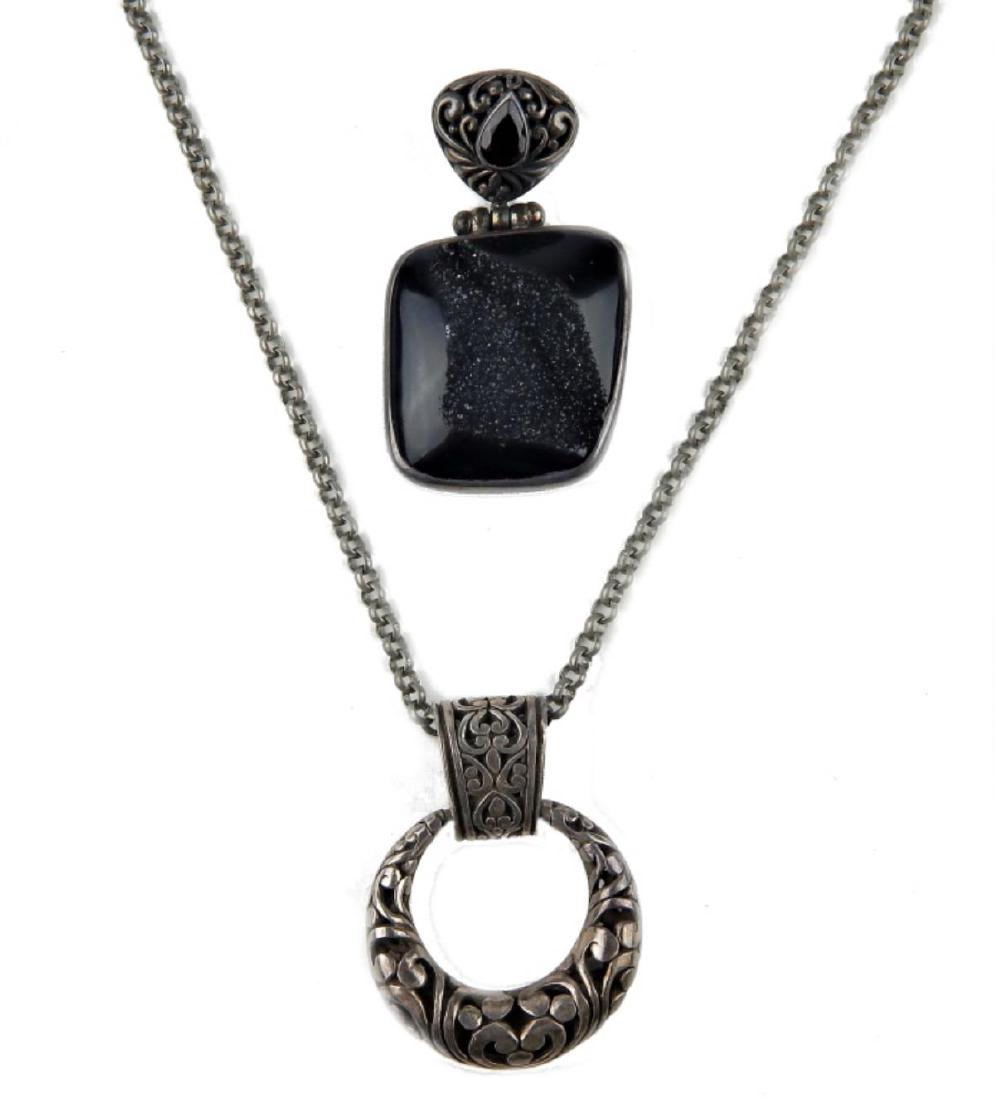 2 VINTAGE INDIAN STERLING SILVER SCROLLED PENDANTS (1 of 5)