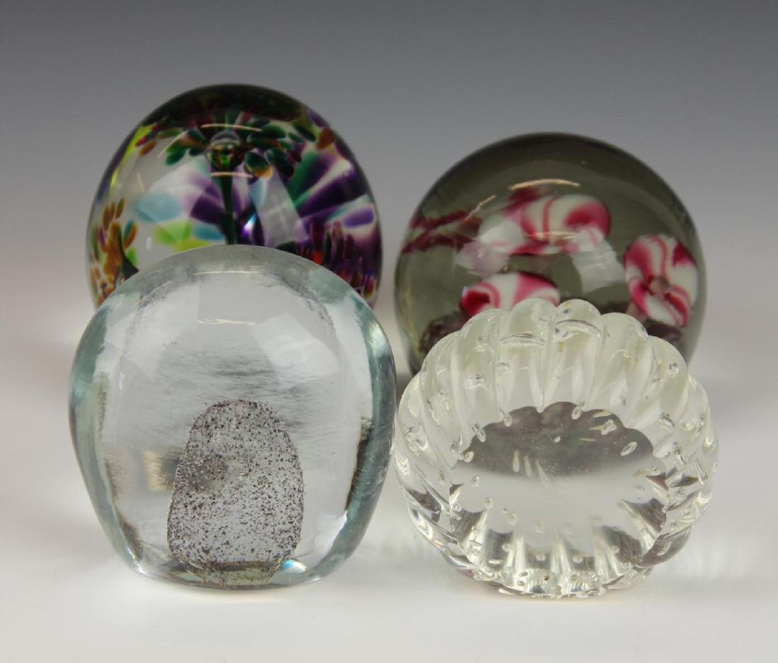 A LOT OF 4 STUDIO ART GLASS PAPERWEIGHTS (1 of 6)