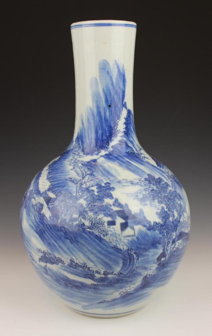 CHINESE QIANLONG BLUE & WHITE PORCELAIN BOTTLE VAS (1 of 8)
