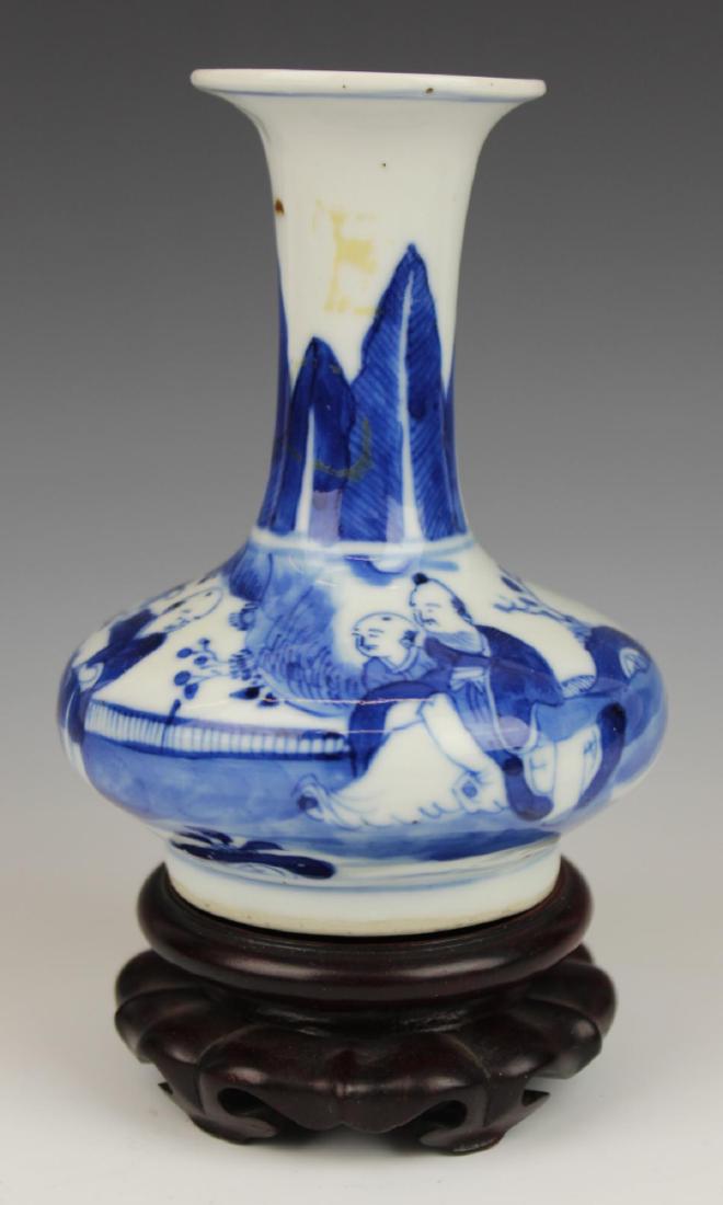 CHINESE QING BLUE & WHITE PORCELAIN CABINET VASE (1 of 9)