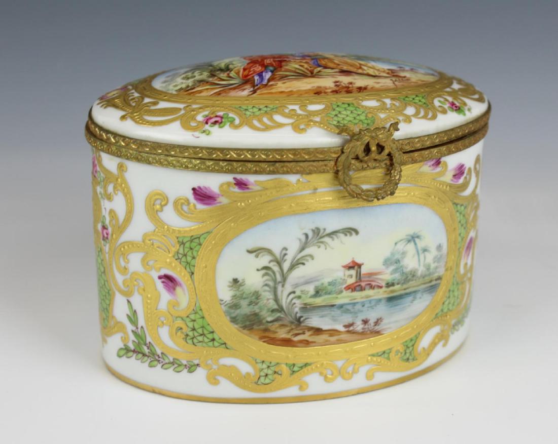 ANTIQUE LOCRE PARIS PORCELAIN SCENIC DRESSER BOX (1 of 7)