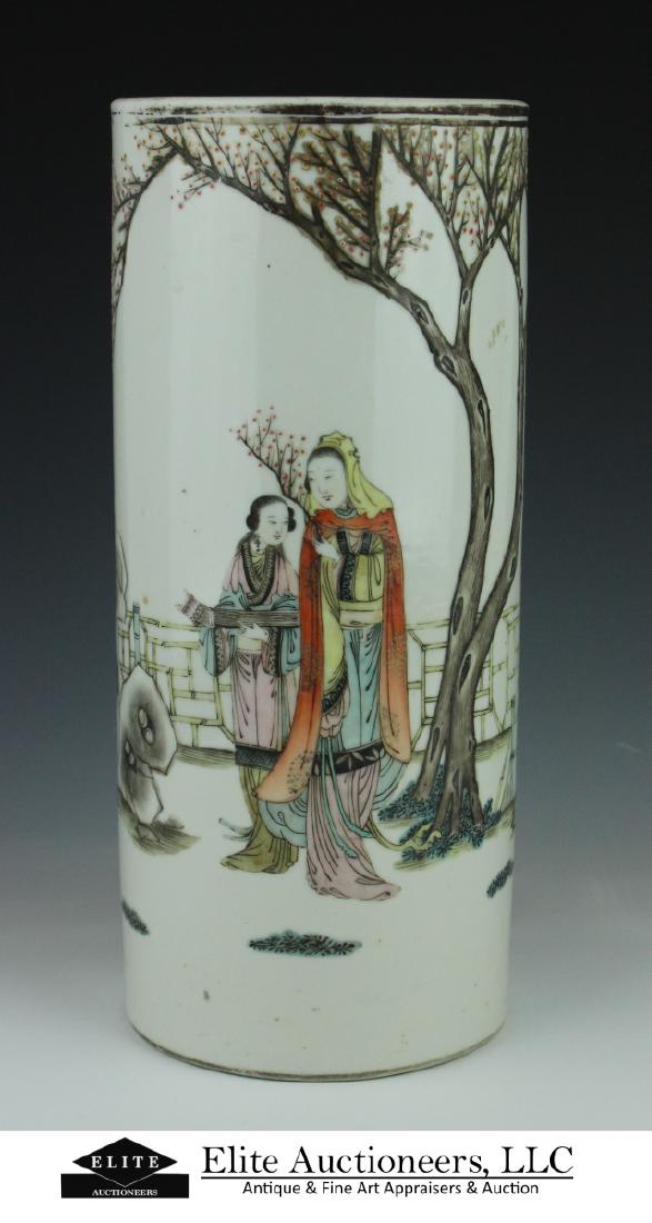 CHINESE HAND PAINTED FAMILLE ROSE HAT STAND VASE (1 of 4)