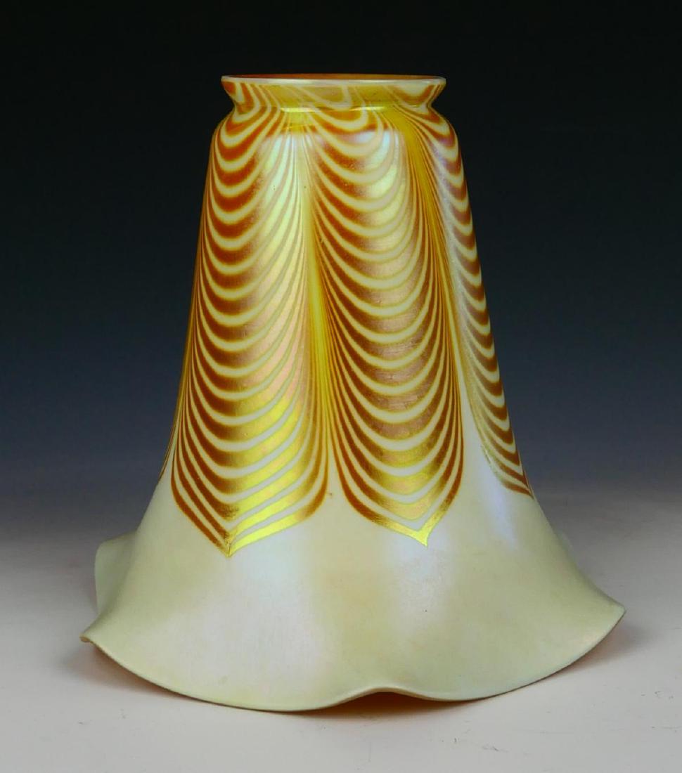 STEUBEN IRIDESCENT GLASS PULLED FEATHER SHADE (1 of 5)