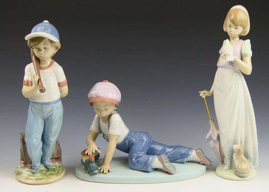 3 LLADRO PORCELAIN FIGURINES (1 of 6)