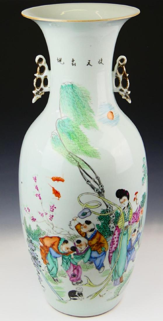 LARGE CHINESE REPUBLIC ERA PORCELAIN VASE (1 of 5)