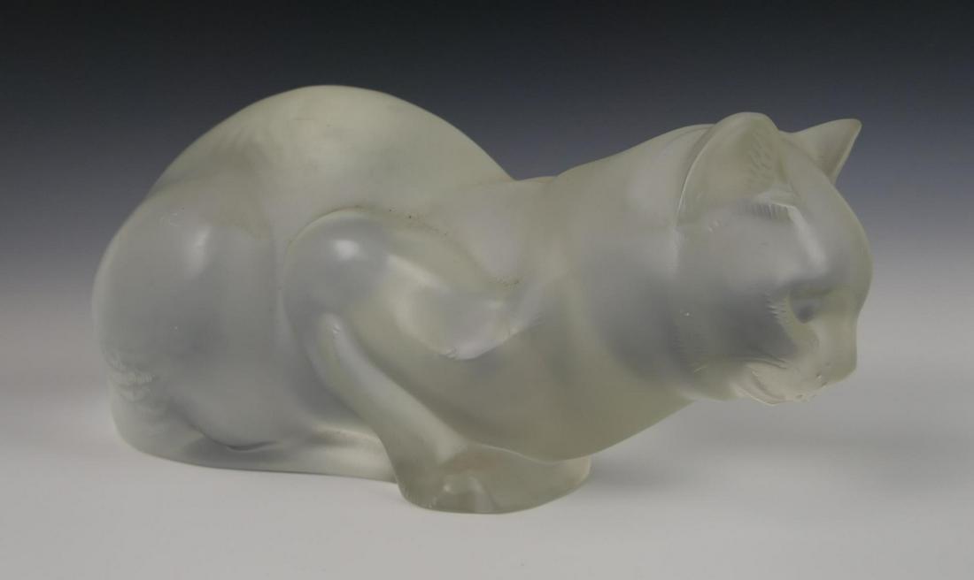 LALIQUE LARGE CRYSTAL CROUCHING CAT SCULPTURE (1 of 4)