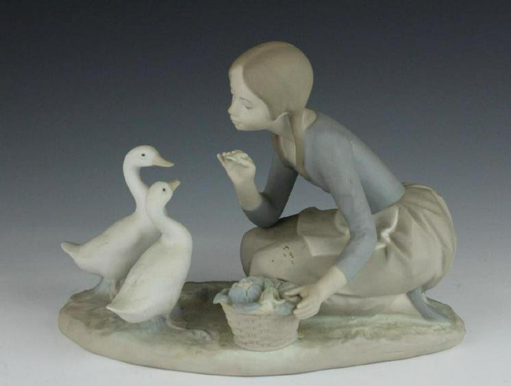 LLADRO "FEEDING THE DUCKS" PORCELAIN FIGURE 4849 (1 of 3)