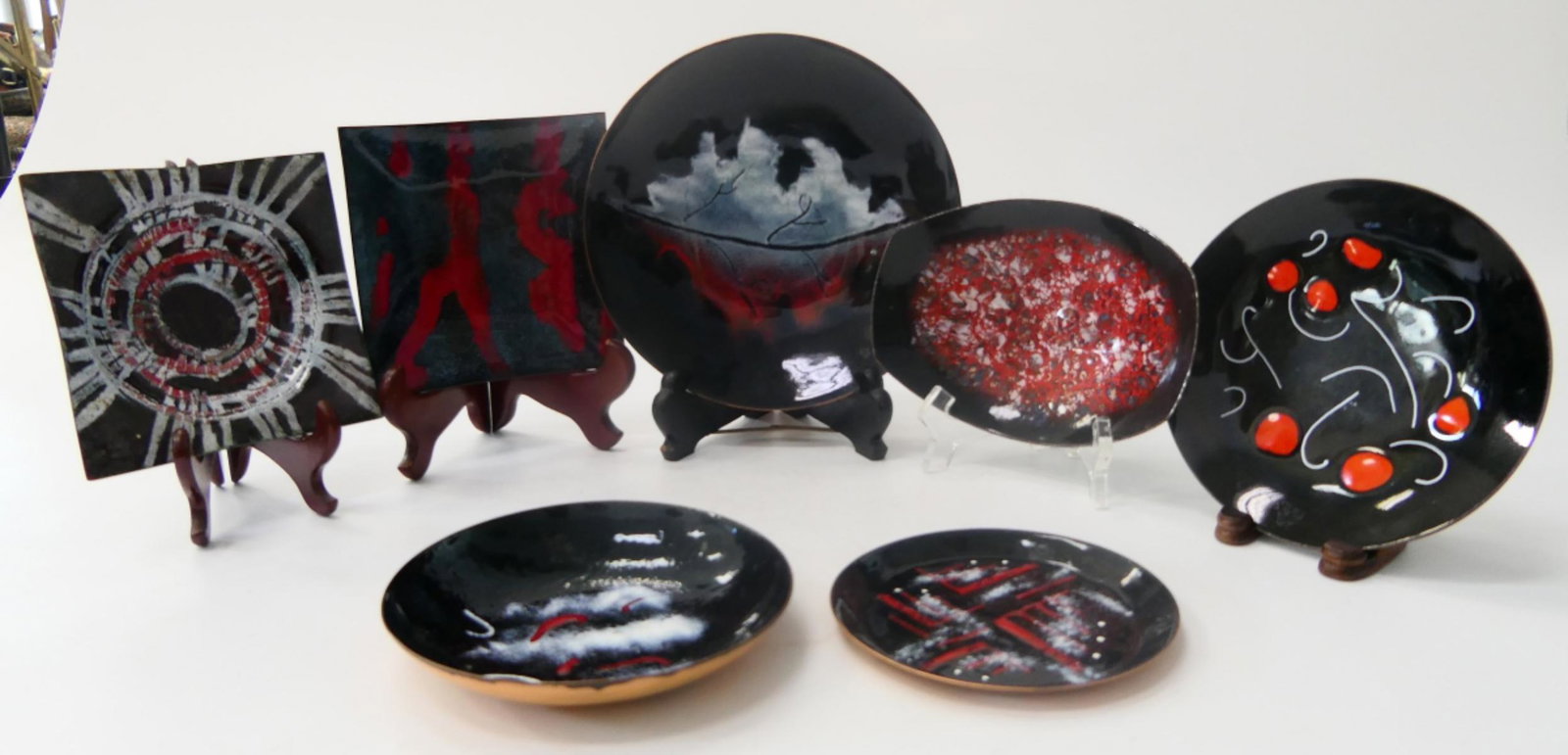 7pcs MID CENTURY ENAMELED COPPER DISHES & BOWLS (1 of 8)