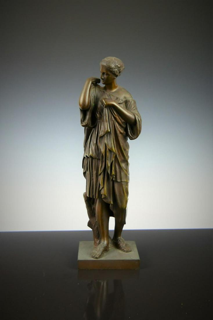 A CONTINENTAL PATINATED BRONZE ROMAN FIGURE (1 of 5)