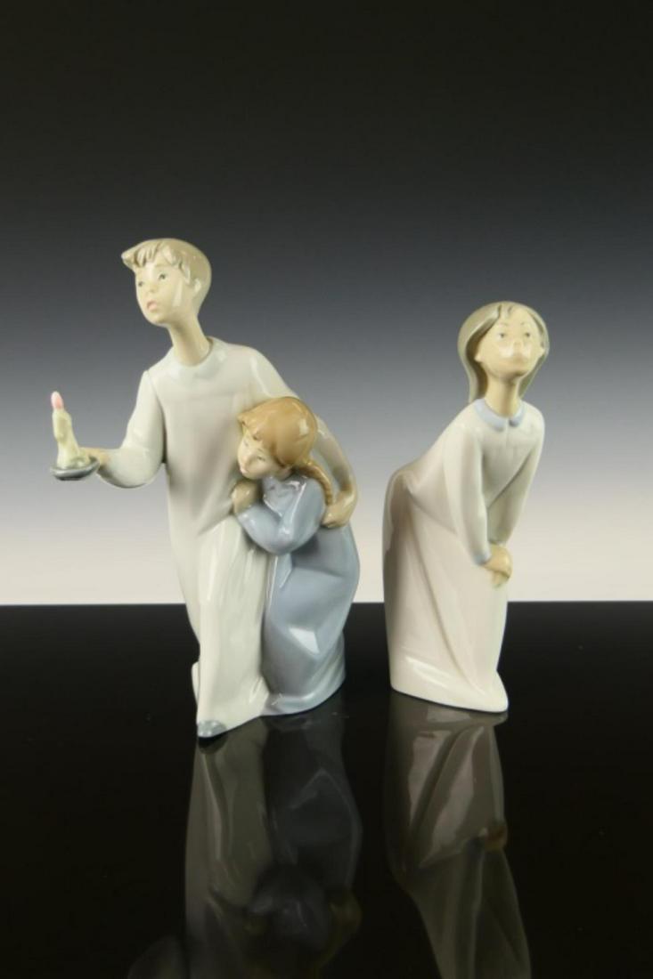 2 LLADRO GLAZED PORCELAIN CHILDREN IN PAJAMAS FIGS (1 of 4)
