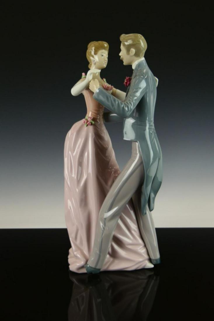 LLADRO GROUP FIGURE "ANNIVERSARY WALTZ" #1372 (1 of 5)