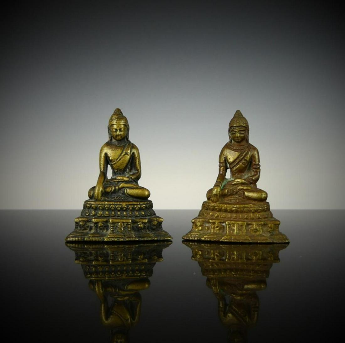 Pr ANTIQUE THAI GILT BRONZE SEATED BUDDHA SCULPTUR (1 of 4)