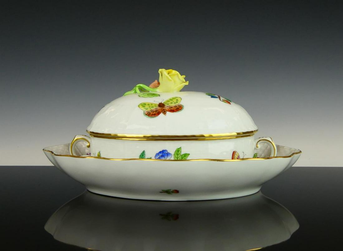 HEREND QUEEN VICTORIA  COVERED TUREEN UNDERPLATE (1 of 3)