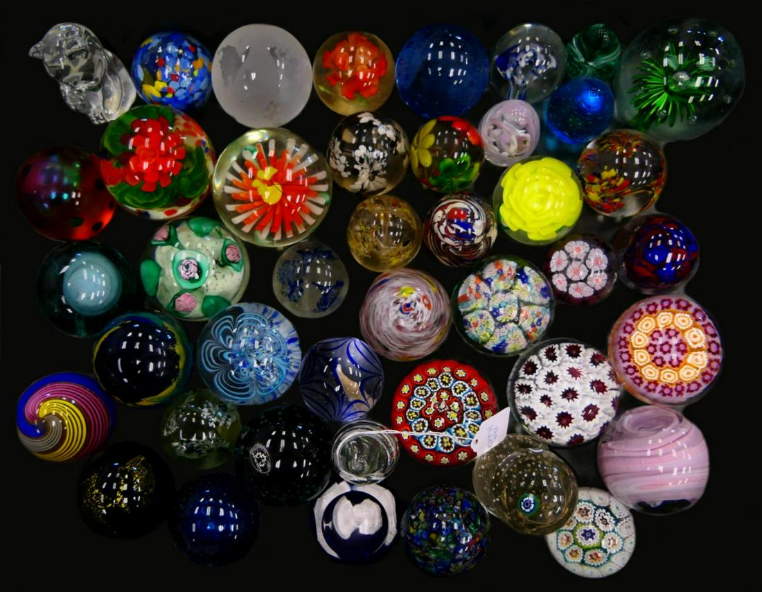 LOT OF 43 PAPERWEIGHTS BACCARAT TIMO SARPANEVA +++ (1 of 8)