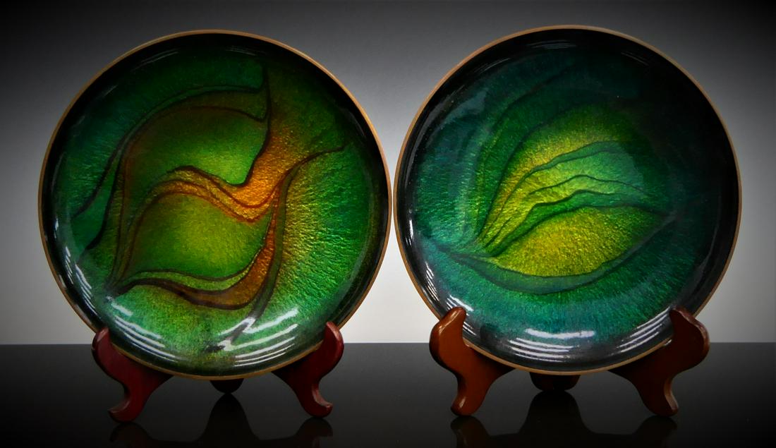 2 RETRO ENAMEL COPPER DISH "ULF JOHANSEN" ANDERSEN: Pair of VINTAGE RETRO SCANDINAVIAN ENAMEL ON COPPER DISH PLATE SIGNED JOHANSEN LIKE ENGO The Starlite mesure The Dish or plate measures approx 6" in diameter and is Enamel on Copper All enameling is a