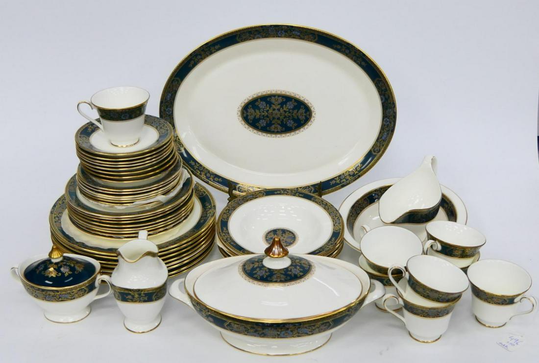 50pcs OF ROYAL DOULTON "CARLYLE" CHINA DINNERWARE: 50 pieces of Royal Doulton English fine bone China dinnerware in the "Carlyle" pattern. Lot is to include the following pieces: 8 dinner plates, 8 salad plates, 7 bread & butter plates, 5 rimmed soup 