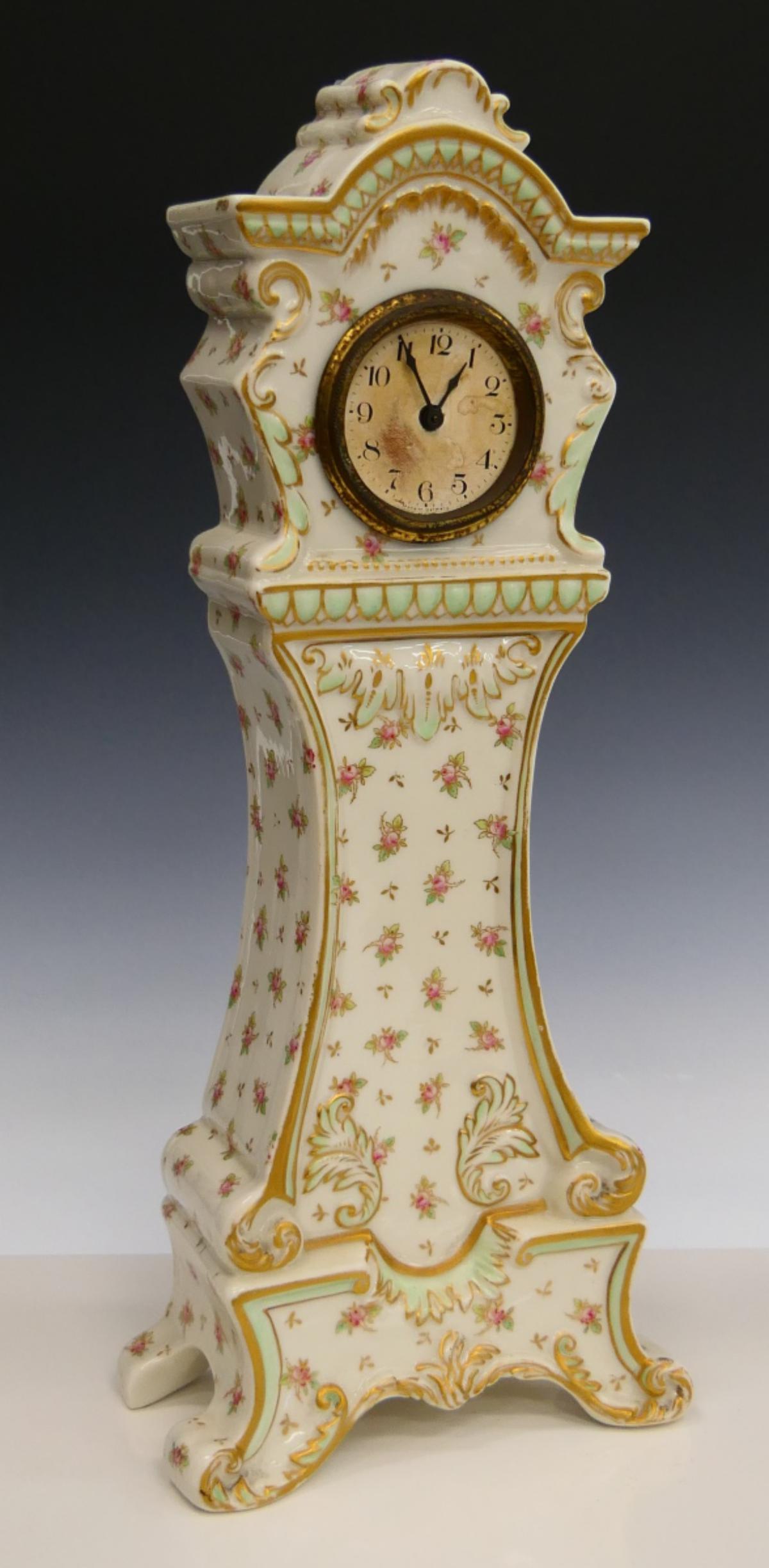 AMERICAN BELLEEK WILLETS PORCELAIN TABLE CLOCK (1 of 10)