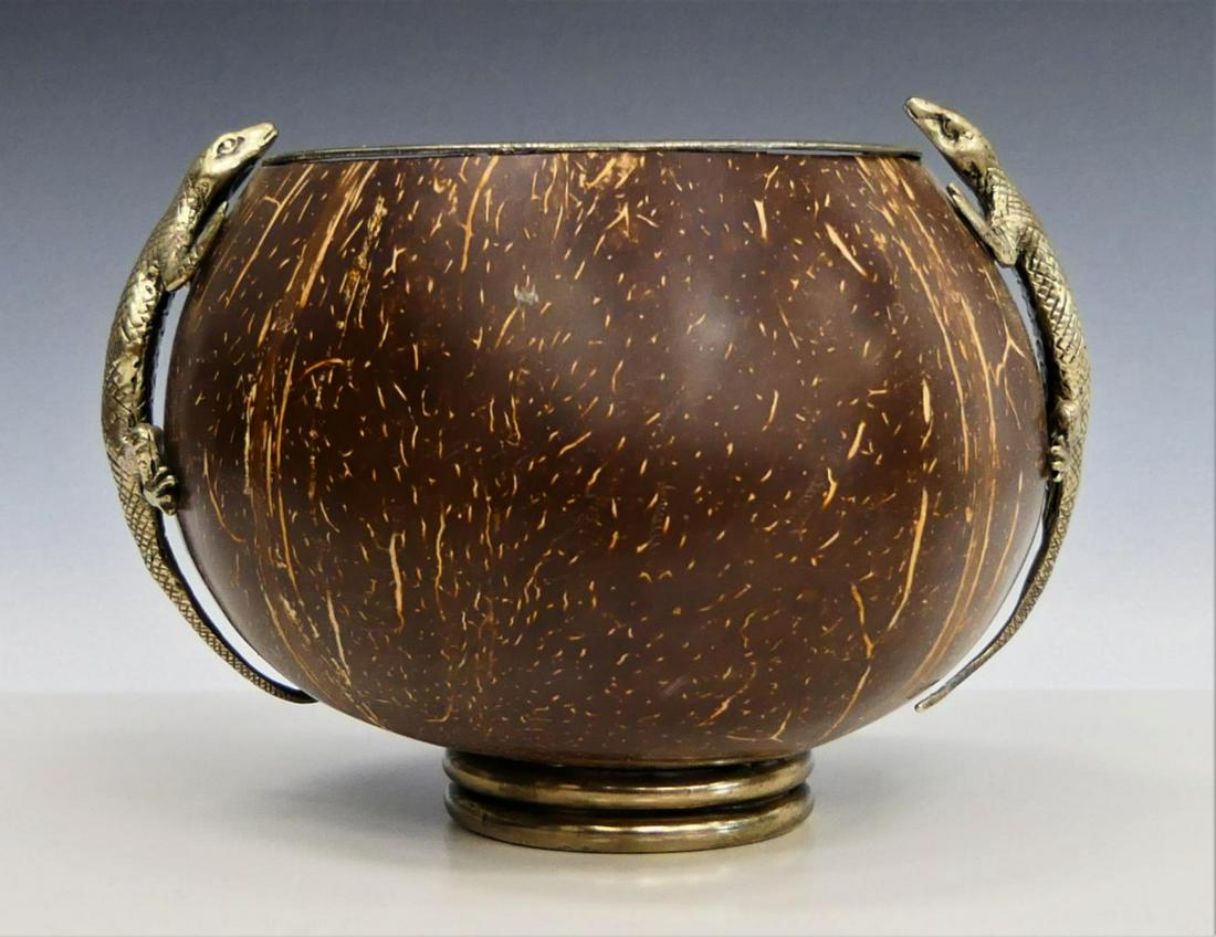 RARE 19TH CENTURY COCONUT FRENCH BOWL LIZARDS (1 of 7)