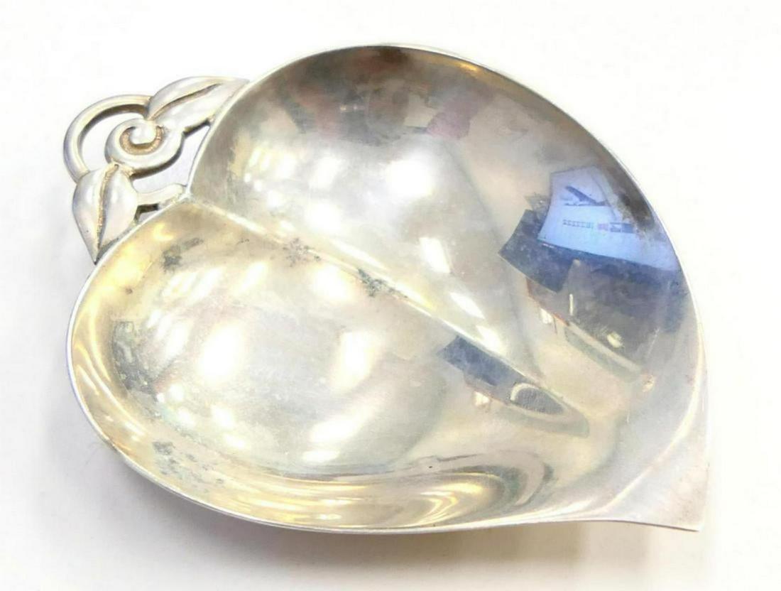 TIFFANY & COMPANY STERLING SILVER LEAF TRINKET DIS (1 of 6)