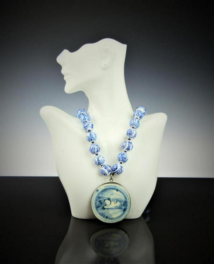 ANTIQUE CHINESE SILVER BLUE & WHITE BEAD NECKLACE (1 of 7)