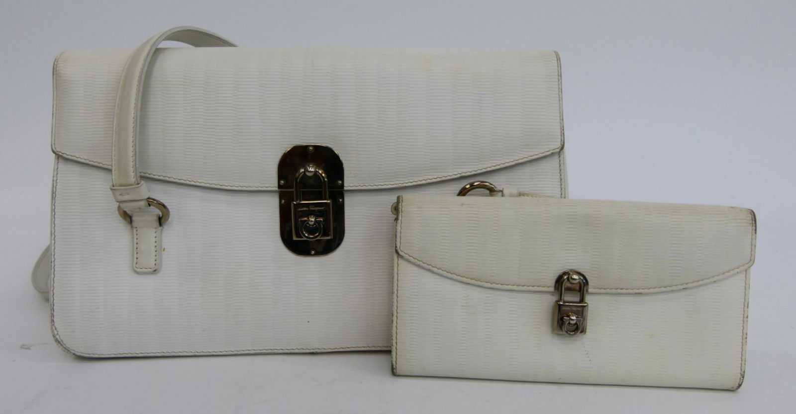 SALVATORE FERRAGAMO LEATHER PURSE & WALLET (1 of 5)