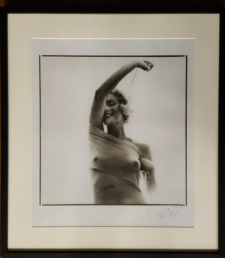 BERT STERN "MARILYN MONROE" SIGNED PHOTO PRINT: BERT STERN "MARILYN MONROE" SIGNED PHOTO PRINT , Measures 14" x 14" the photograph and21 1/2" x 24" overall framed.
