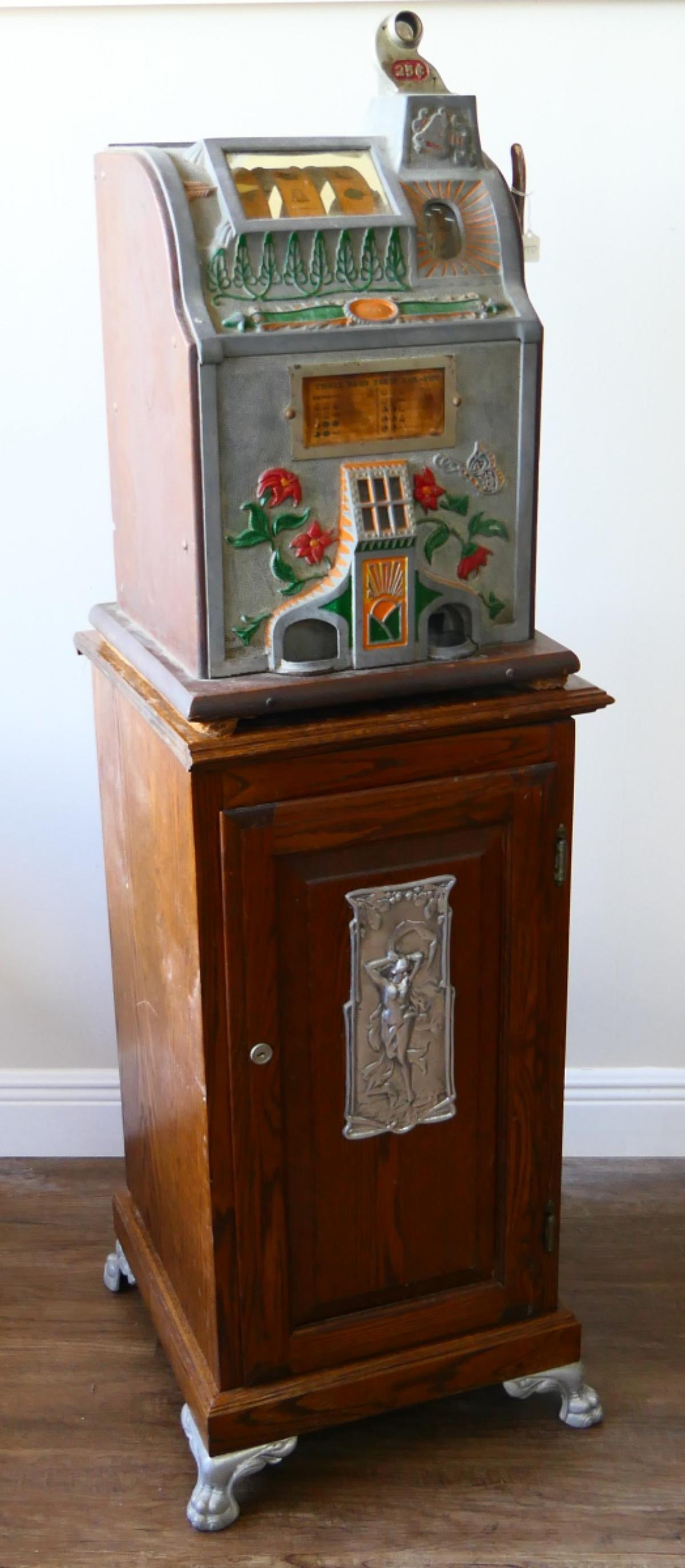 MILLS 25 CENT SLOT MACHINE ON WOODEN CABINET (1 of 13)
