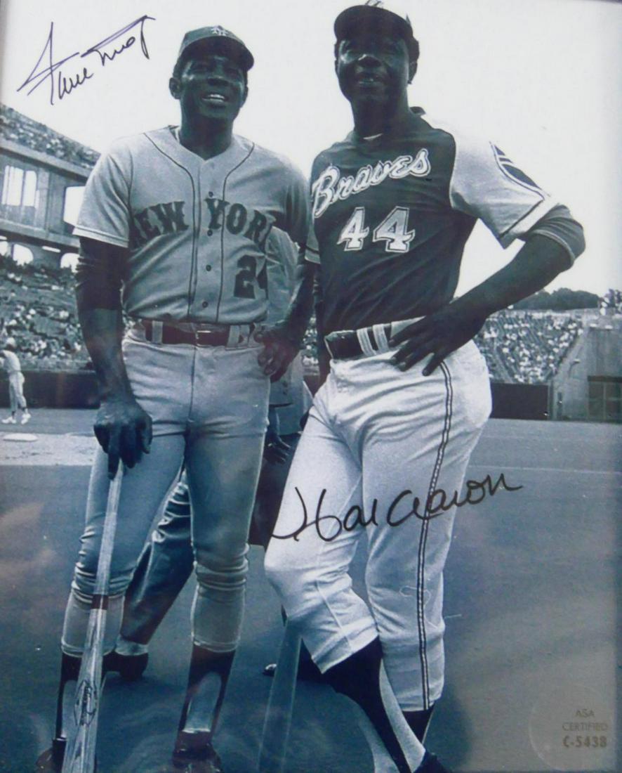 WILLIE MAYS &  HANK AARON SIGNED 8" X 10" PHOTO (1 of 2)