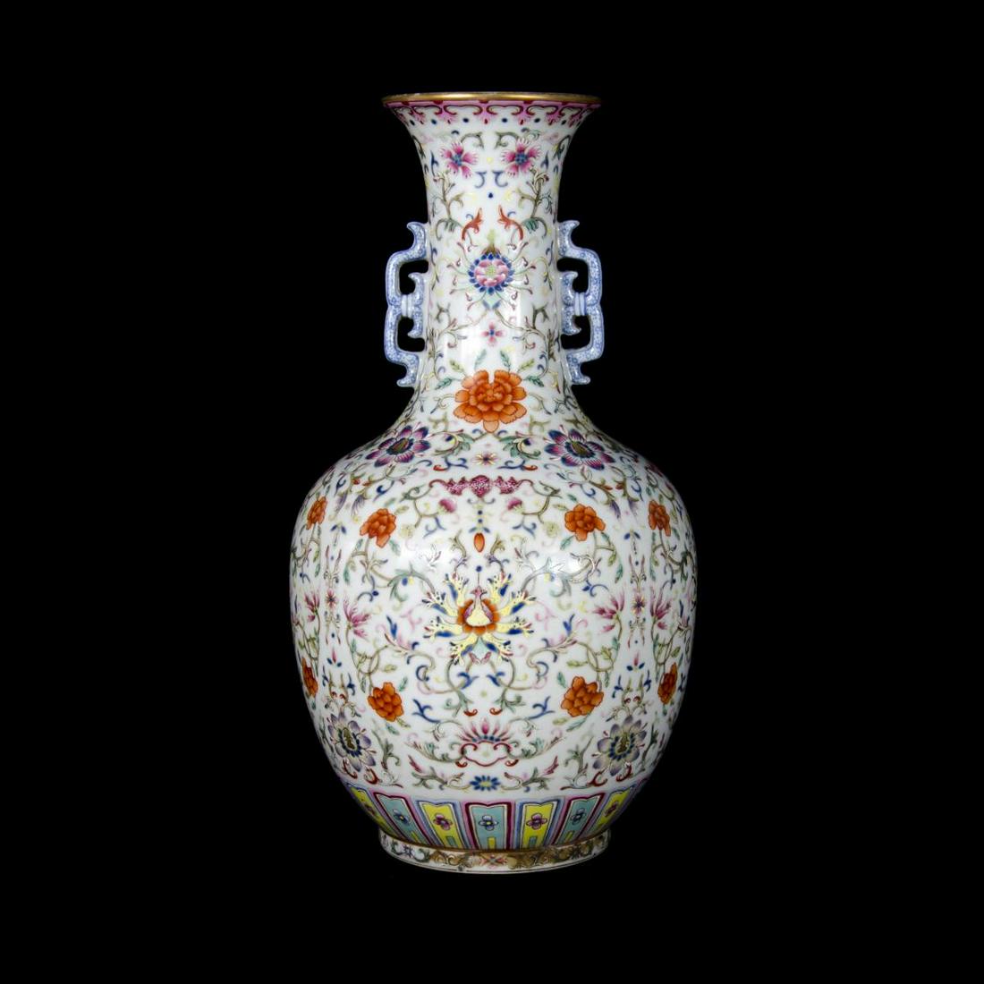 CHINESE PORCELAIN MARKED HANDLED VASE (1 of 6)