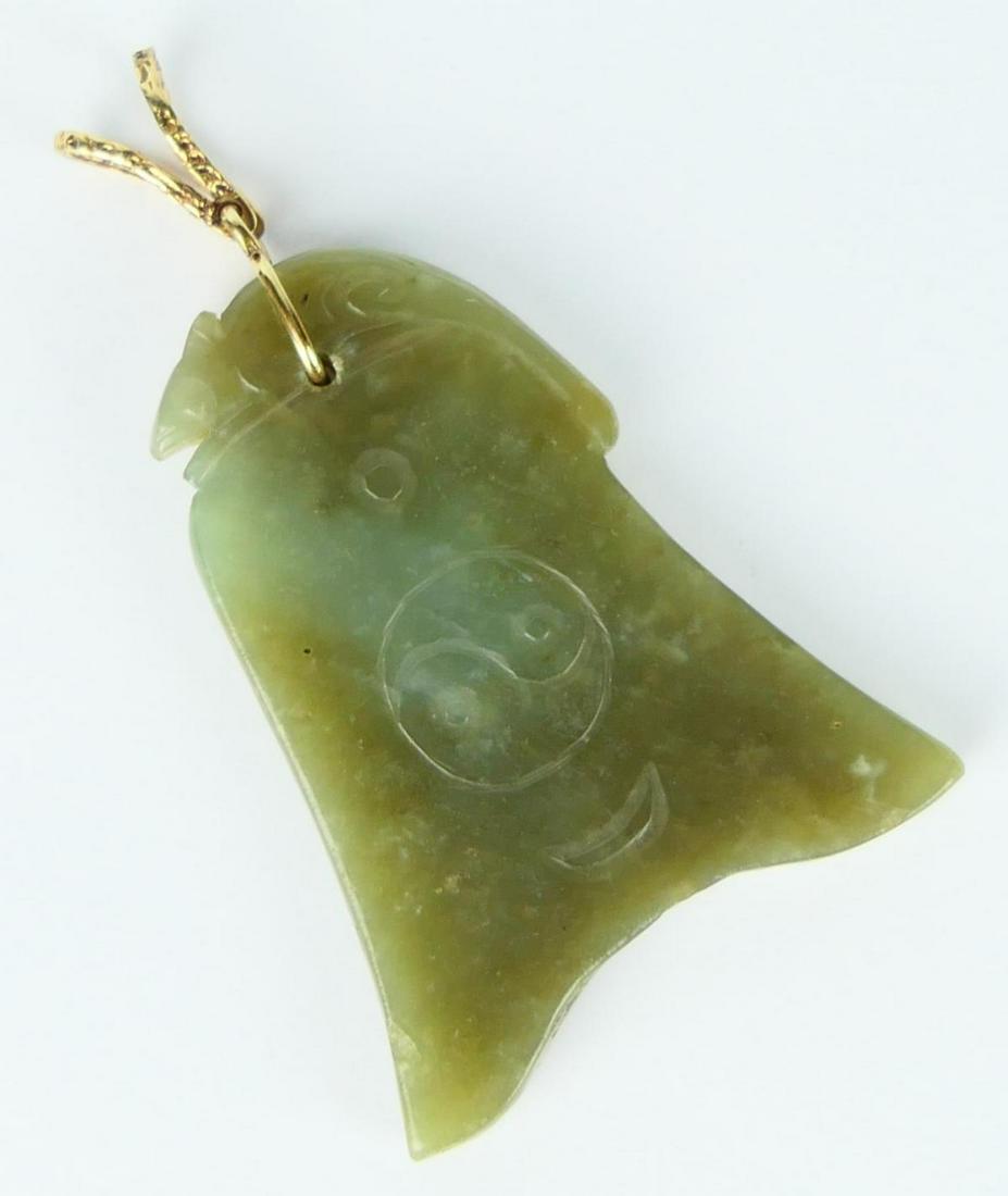 Vtg CHINESE 14K YG GREEN JADE CARVED BELL PENDANT (1 of 5)