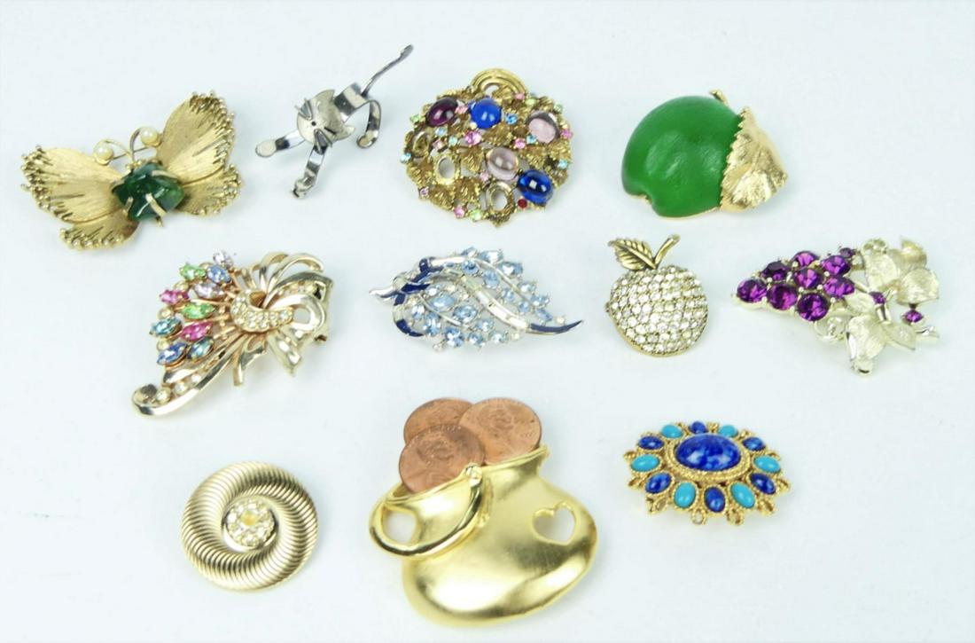 (13) PIECES OF ALL SIGNED COSTUME JEWELRY: Trifari and others