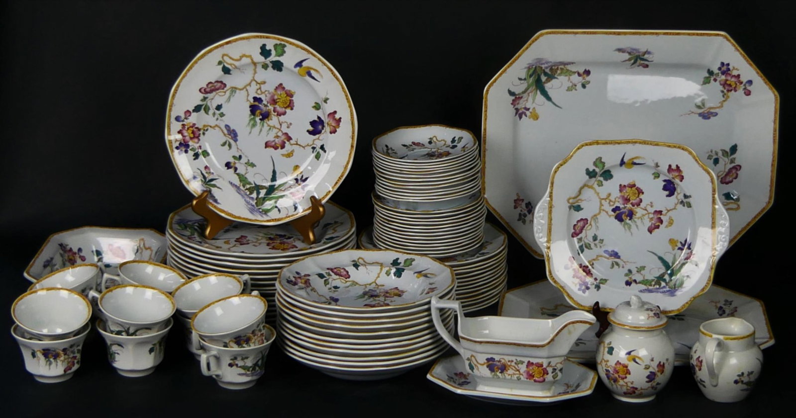 WEDGWOOD (81) PIECE CHINA SET "DEVON ROSE" (1 of 9)
