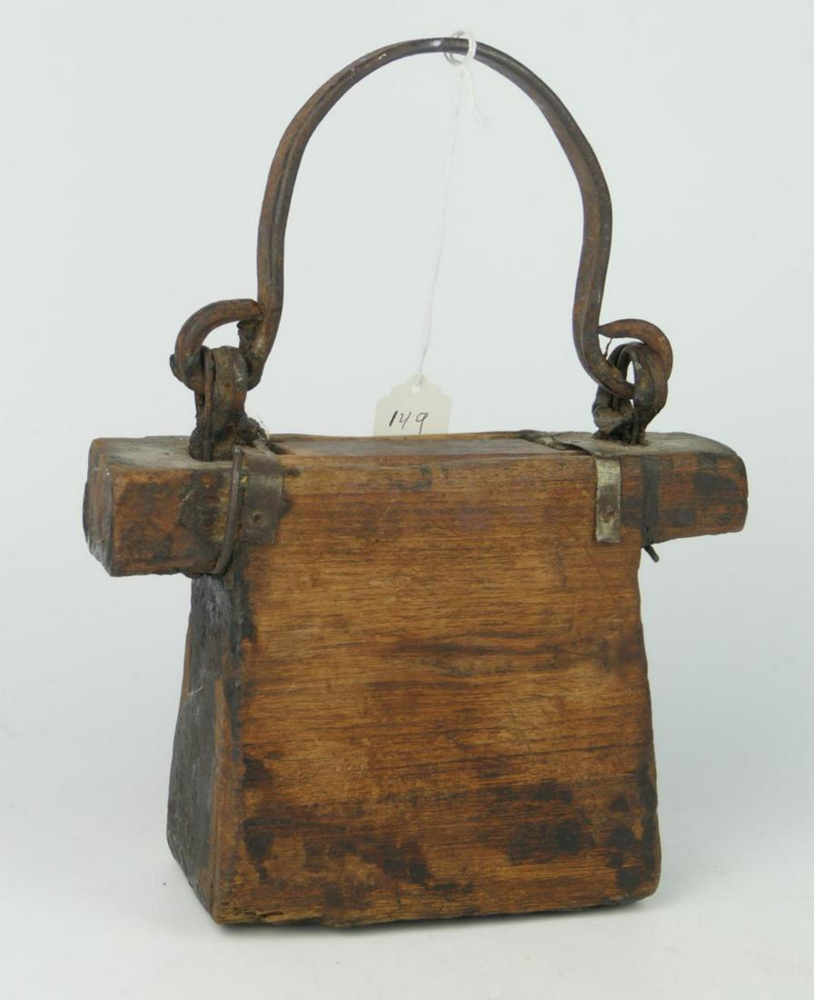 CHINESE 18TH CENTURY HAND MADE WOODEN CARRIER (1 of 8)