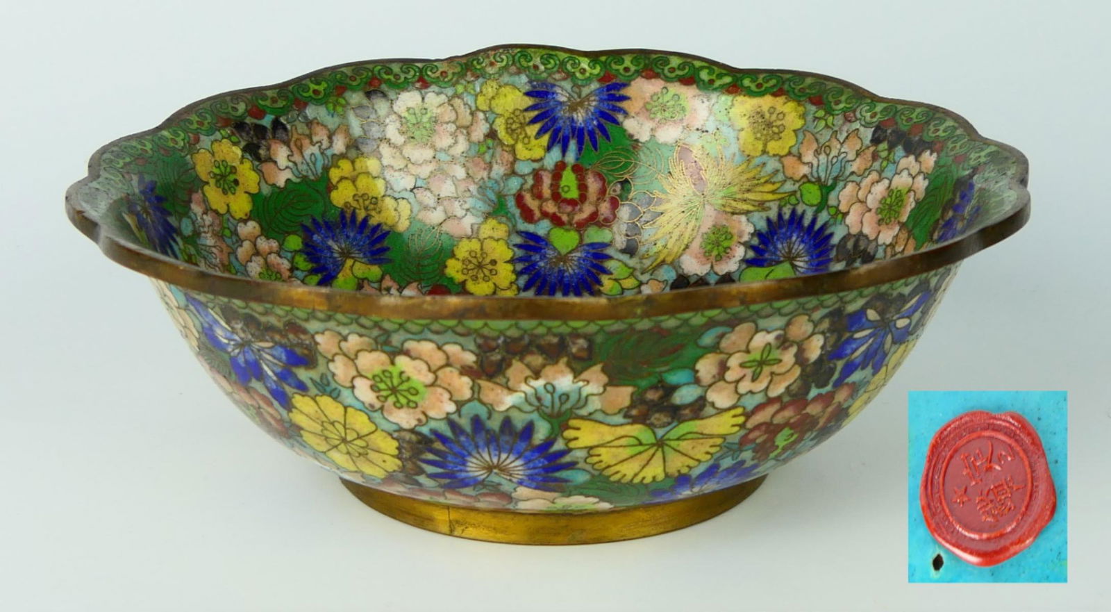 ANTIQUE CHINESE CLOISONNE ENAMELED HEAVY BOWL (1 of 8)