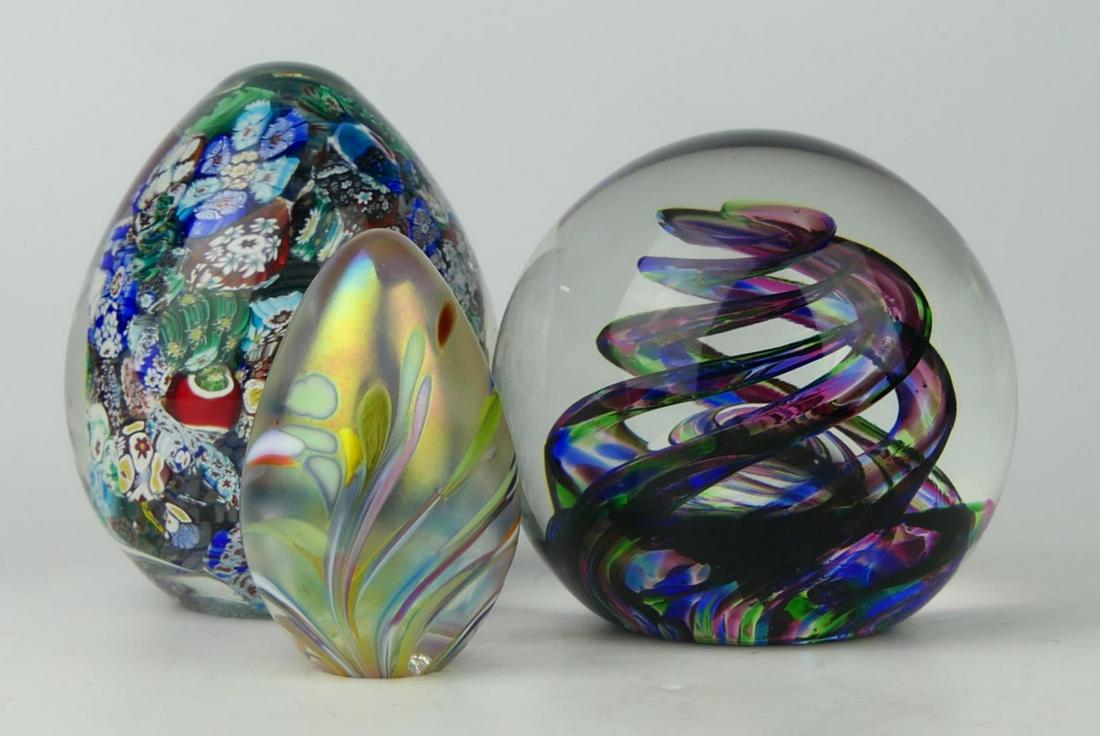 LOT OF 3 SIGNED STUDIO ART GLASS PAPER WEIGHTS (1 of 7)