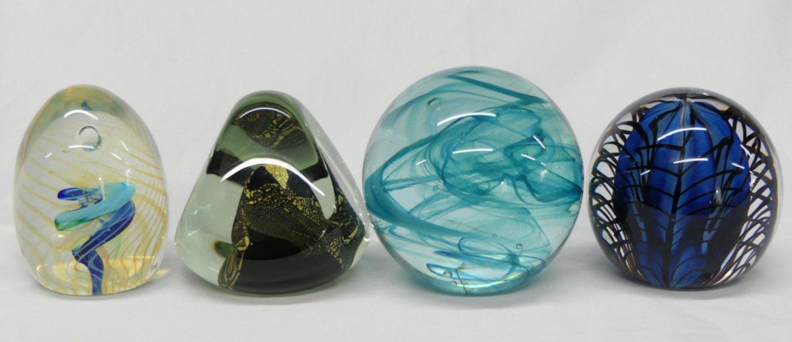 LOT OF 4 SIGNED STUDIO ART GLASS PAPERWEIGHTS (1 of 6)