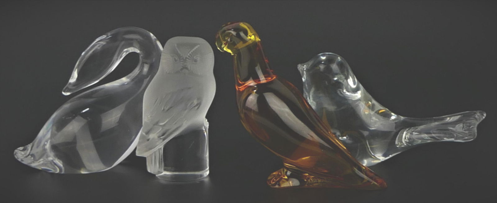 LOT (4) ART GLASS ANIMALS BACCARAT LALIQUE STEUBEN: Steuben Goose 3 1/2", Amber Baccarat hawk 4", Lalique retired owl 3 3/4" and unsigned chick