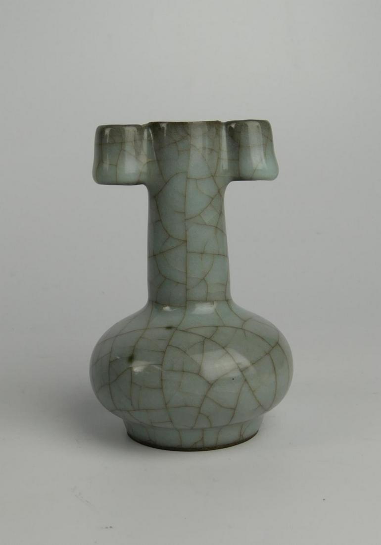 IMPORTANT CHINESE GUAN ARROW VASE (1 of 5)