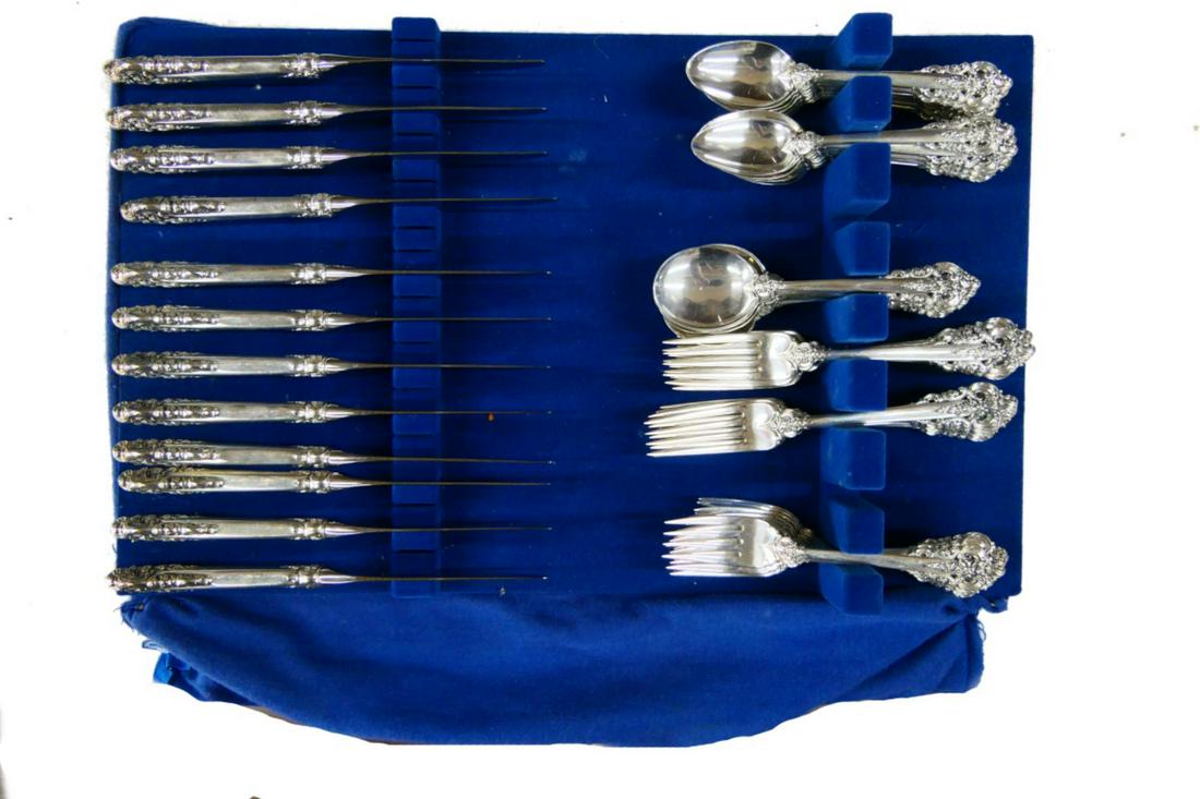 WALLACE GRAND BAROQUE (72) PIECE STERLING FLATWARE (1 of 8)