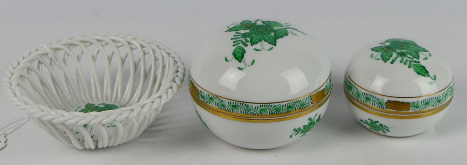 HEREND (3) PIECES CHINESE BOUQUET GREEN OBJECTS (1 of 2)