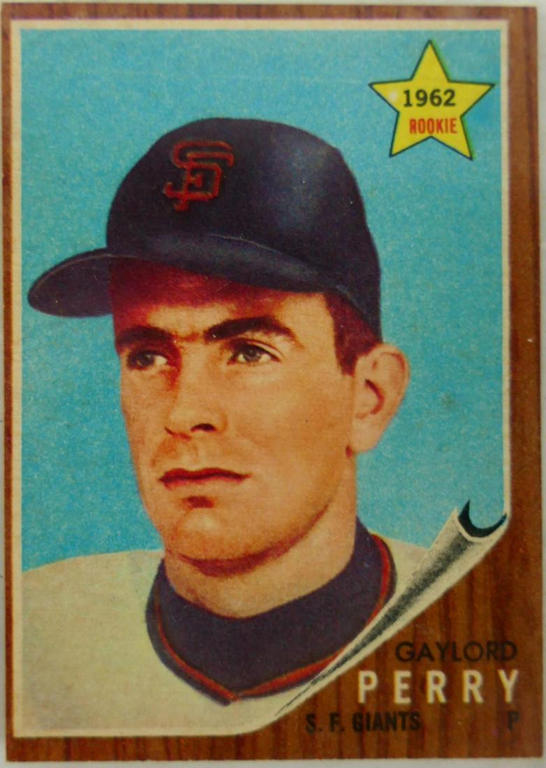 1962 GAYLORD PERRY GIANTS ROOKIE BASEBALL CARD (1 of 2)