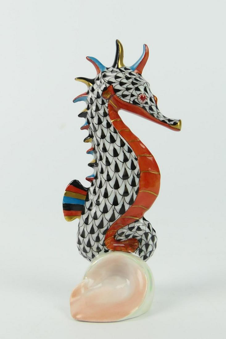 HEREND RARE BLACK FISH NET SEA HORSE (1 of 3)