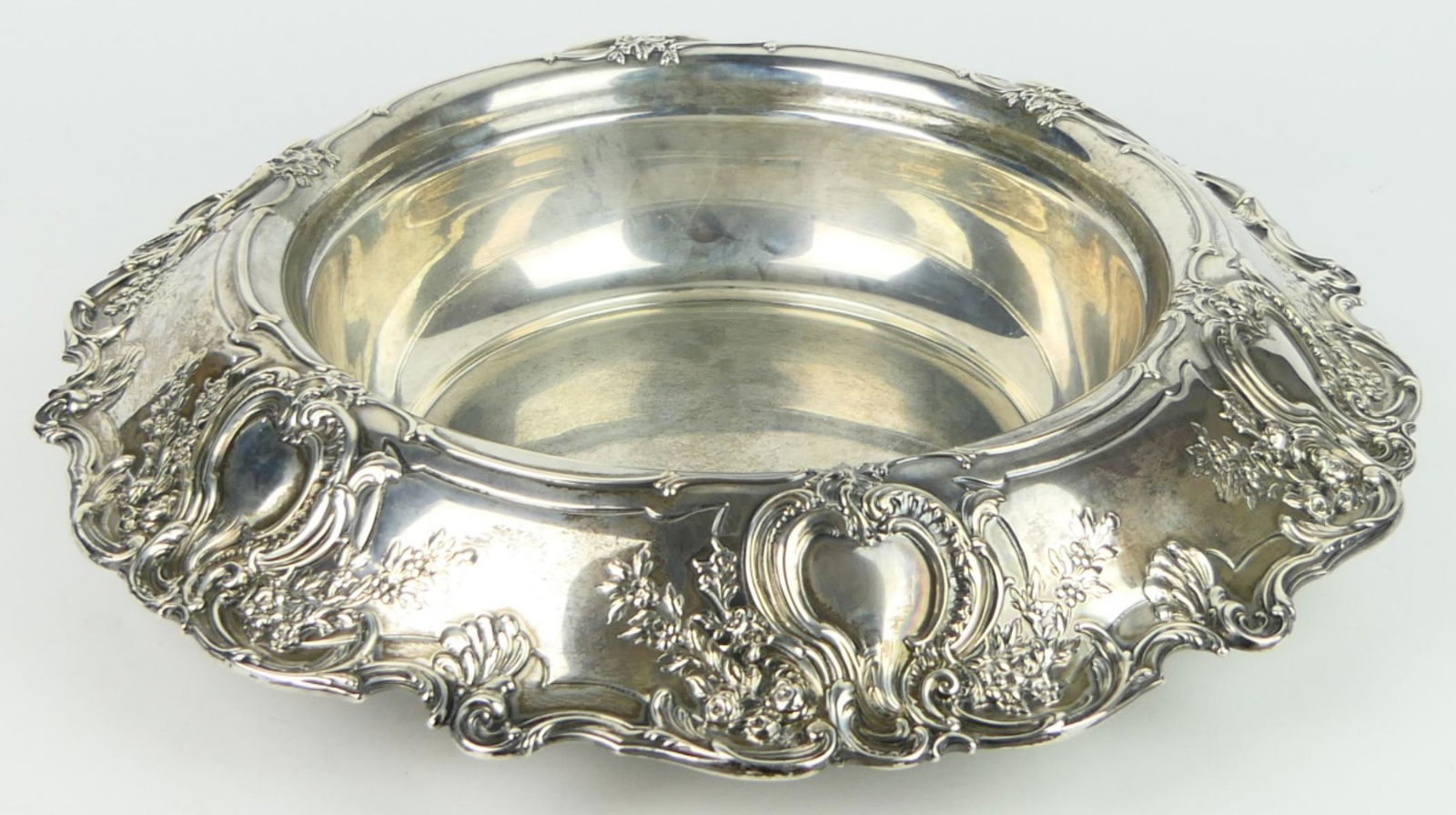 TIFFANY & CO 18474 STERLING SILVER ORNATE CENTERPIECE (1 of 6)