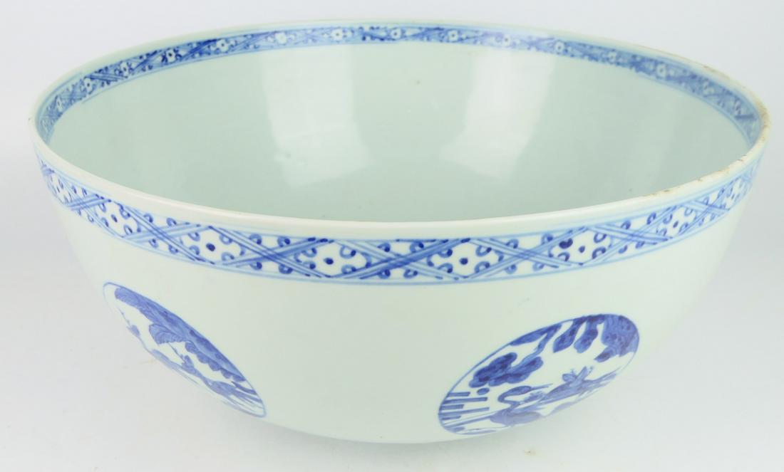 LARGE ANTIQUE CHINESE BLUE & WHITE PORCELAIN BOWL (1 of 12)