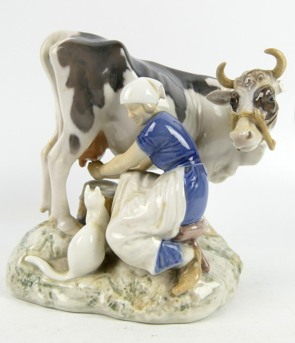 B&G SIGNED AXEL LOCHER FINE PORCELAIN 8" FIGURE: B&G SIGNED AXEL LOCHER FINE PORCELAIN 8" FIGURE