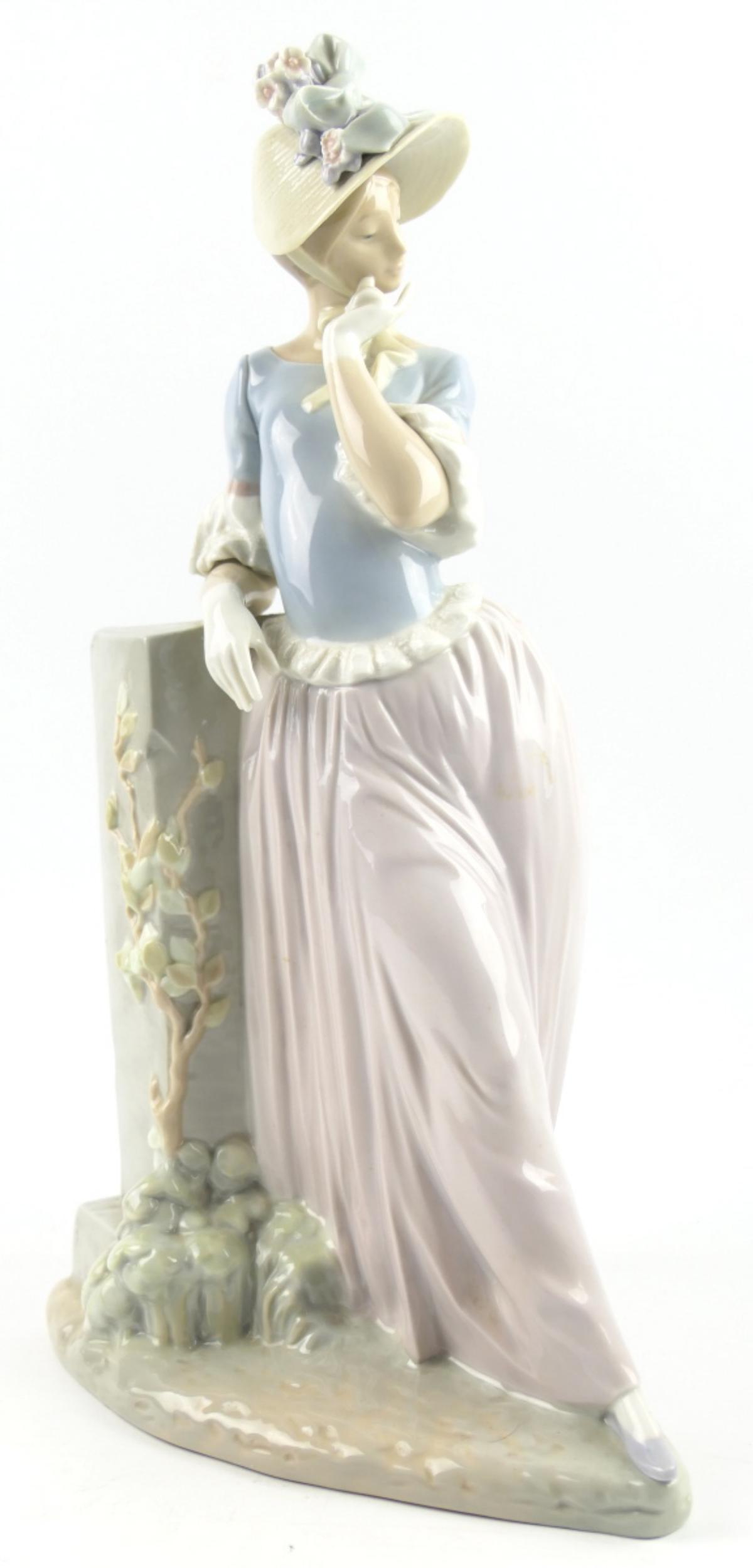 LLADRO PORCELAIN 15" FIGURE (1 of 7)
