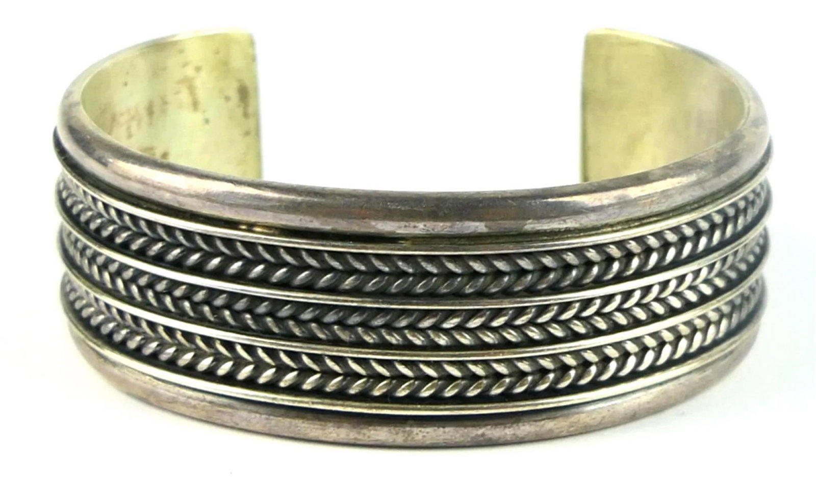 TOM HAWK NAVAJO STERLING HEAVY TRADITIONAL BRACELE (1 of 2)