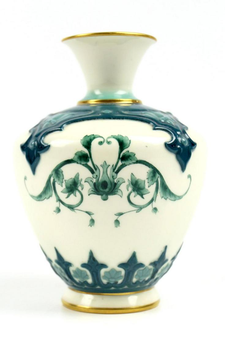 HADLEY'S WORCESTER PORCELAIN SHELF VASE (1 of 5)